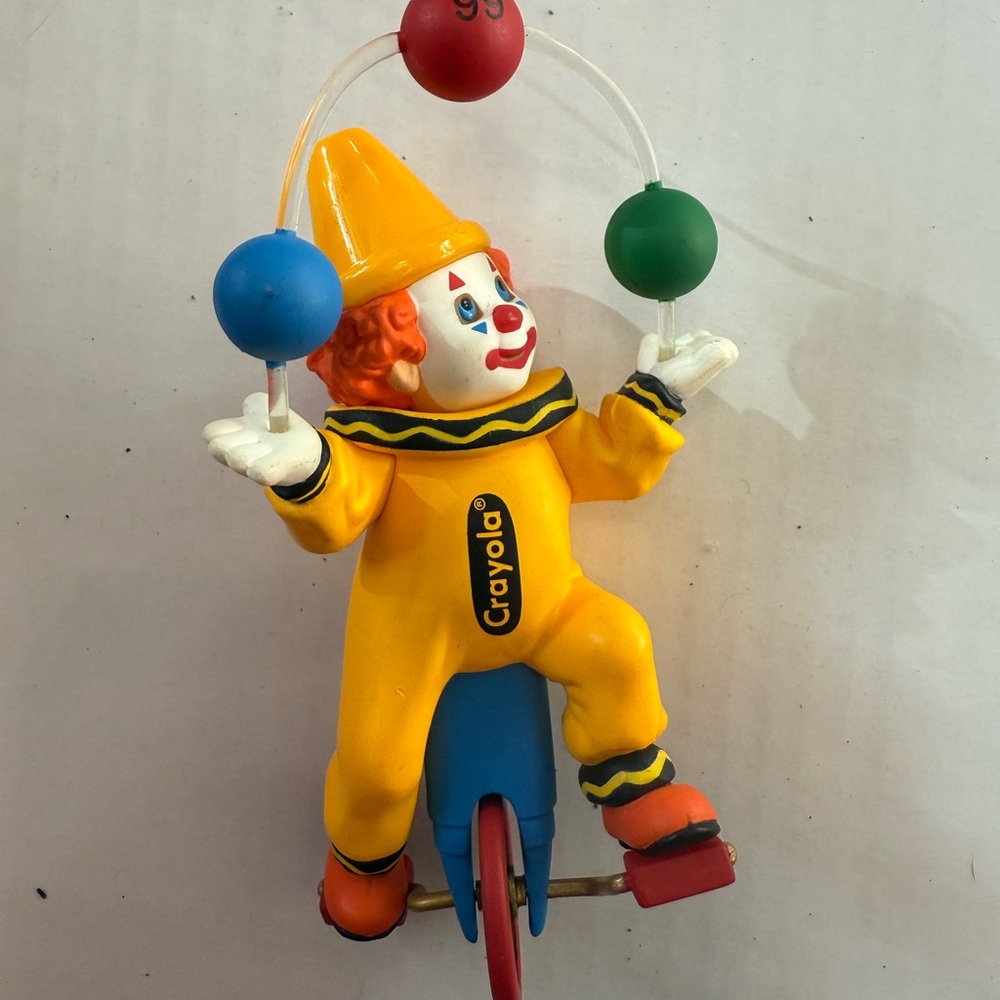 Hallmark Keepsake "Clownin' Around" Crayola ornament 1999